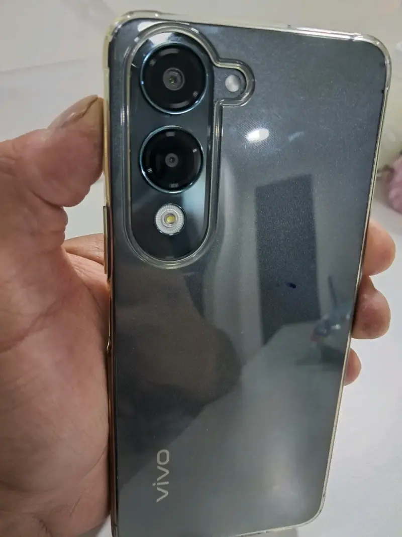 Smartphone Vivo Y04 con doble cámara trasera - 4