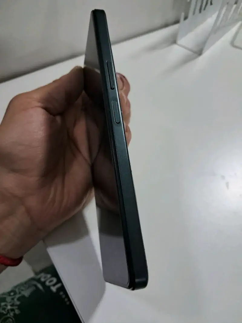 Smartphone Vivo Y04 con doble cámara trasera - 5