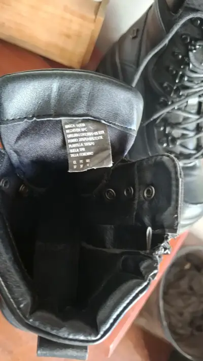 Botas negras de cuero con plataforma y cordones - miniatura 4