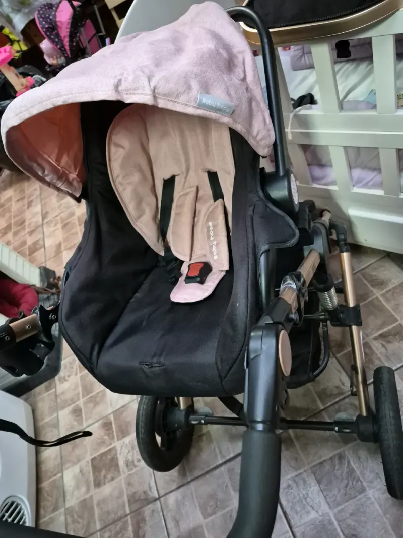 Coche de bebé con diseño Minnie Mouse y accesorios - 3