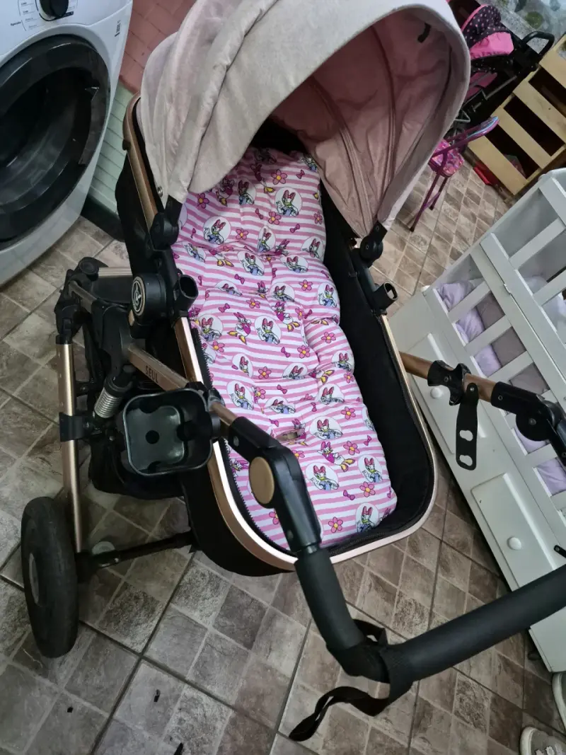 Coche de bebé con diseño Minnie Mouse y accesorios - 4