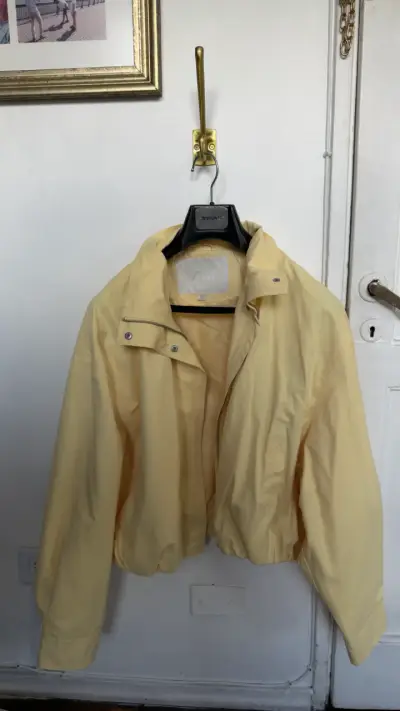 Ropa y carteras - miniatura 5