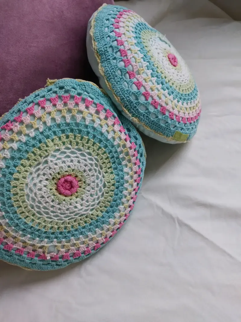 Piecera tejida a crochet multicolor - 3