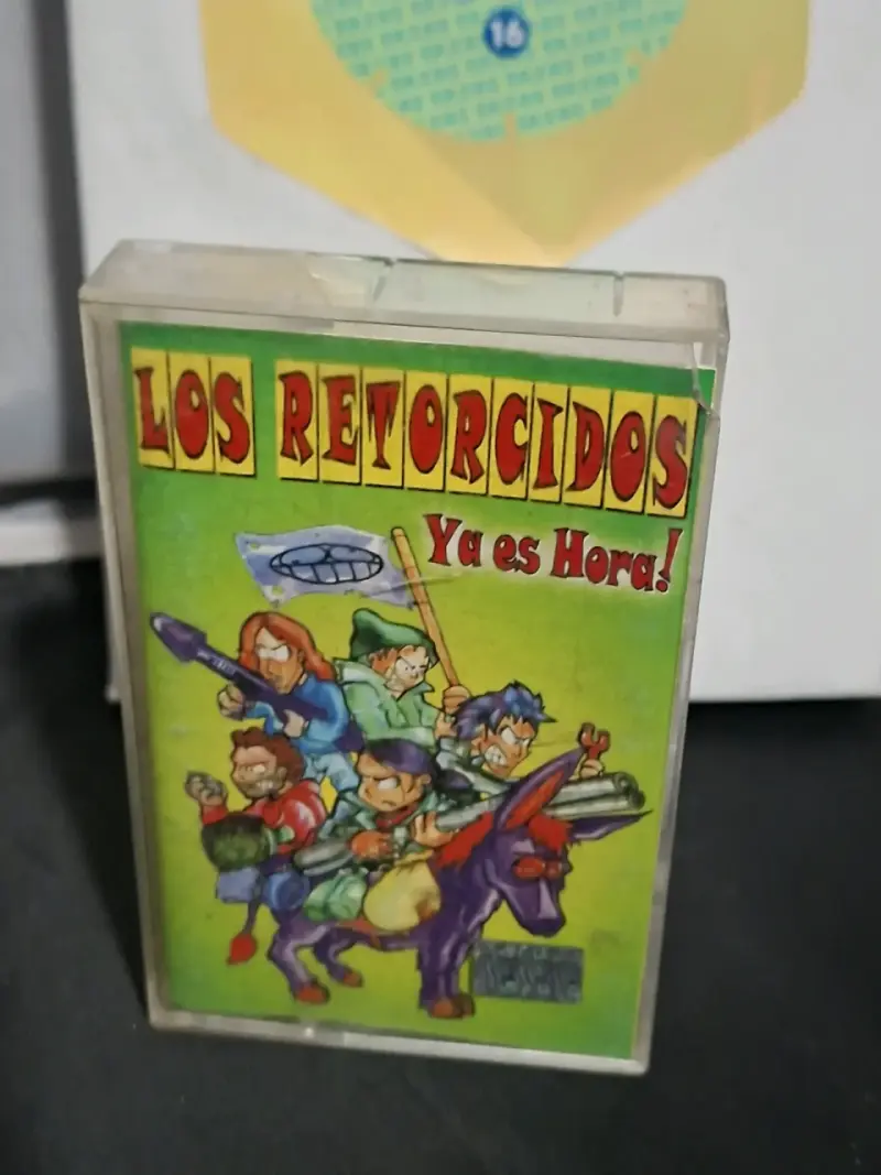 Cassette Los Retorcidos Ya es Hora Punk Chileno - 1