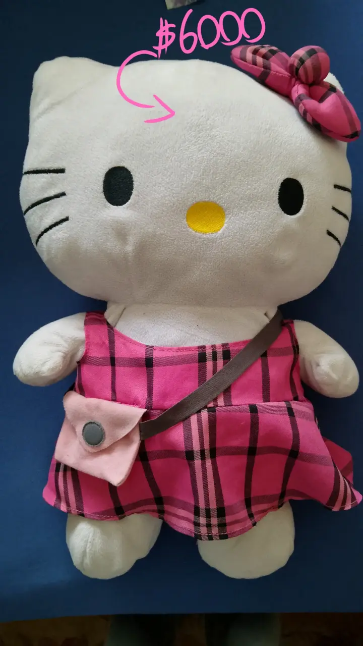 Peluche Hello Kitty con vestido rosa