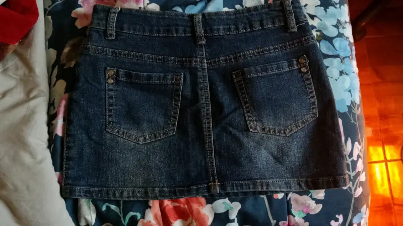 Mini falda de mezclilla azul para mujer - 2