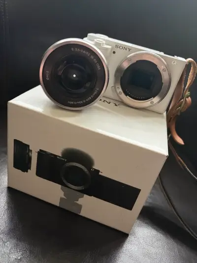 Cámara Sony Alpha con lente intercambiable - miniatura 2