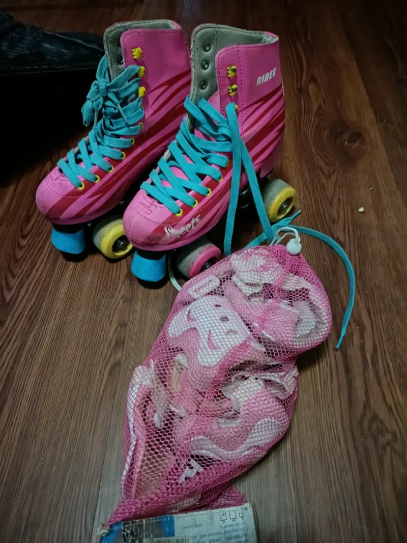 Patines de cuatro ruedas rosas para niños - 2