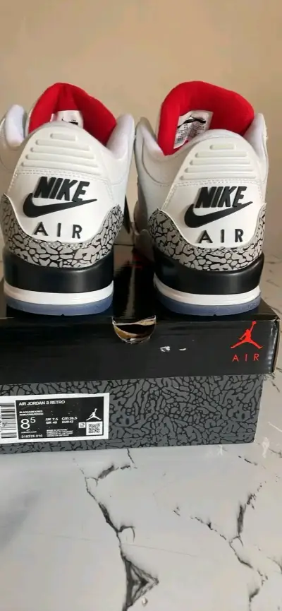 Zapatillas Nike Air Jordan 3 Retro Blancas - miniatura 3