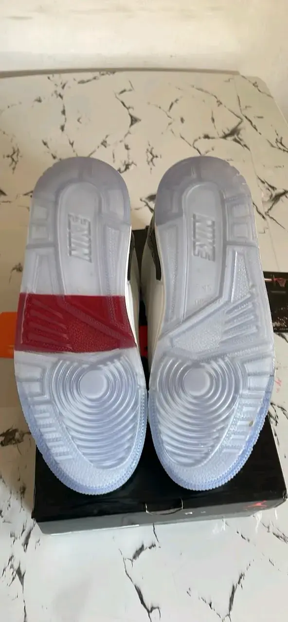 Zapatillas Nike Air Jordan 3 Retro Blancas - 6