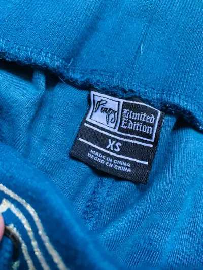 Conjunto deportivo azul con diseño Pimps - miniatura 6
