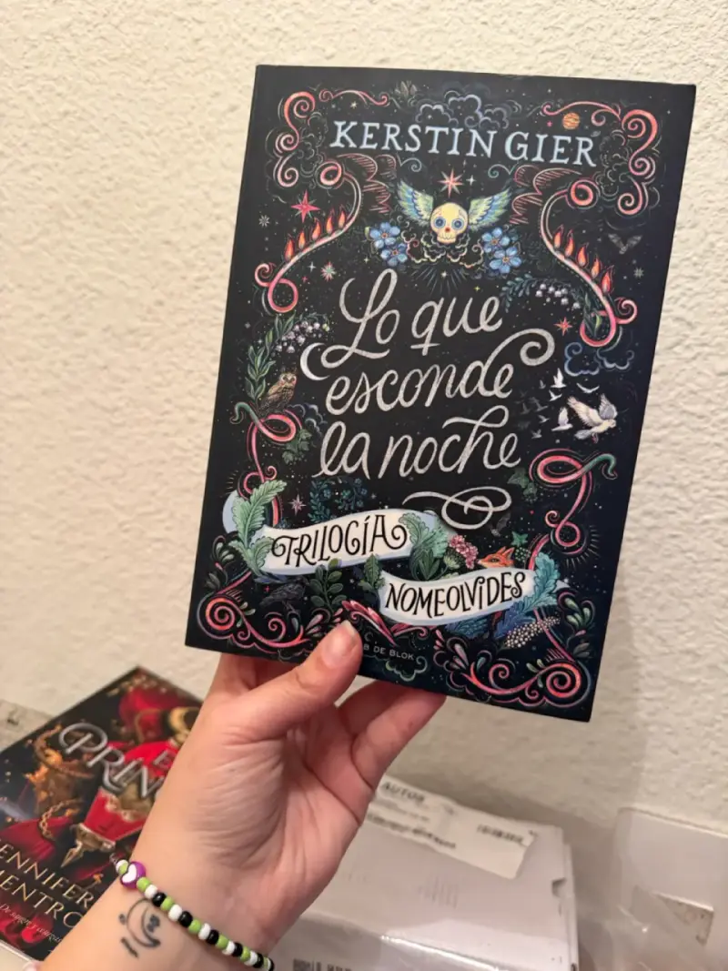 Libro 'Lo Que Esconde La Noche' de Kerstin Gier - 1