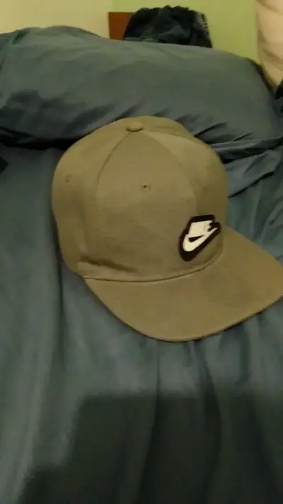 Gorra Nike verde oliva con logo - miniatura 1