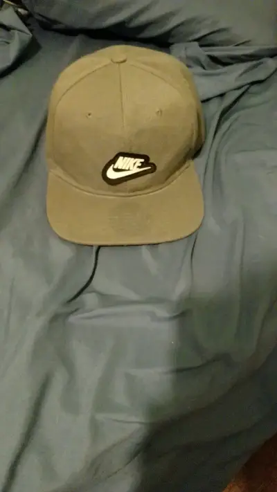 Gorra Nike verde oliva con logo - miniatura 4