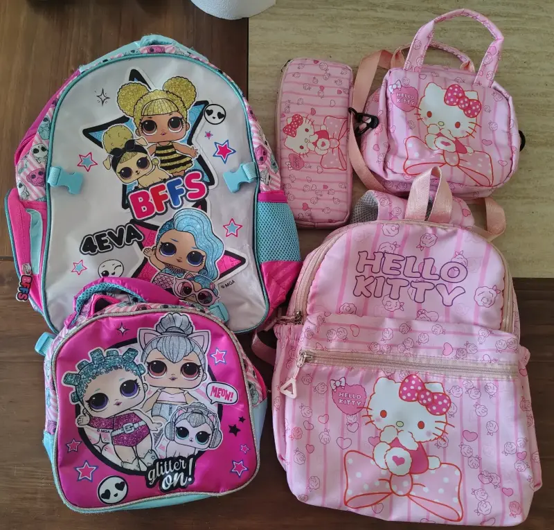 Set de mochilas LOL Surprise y Hello Kitty