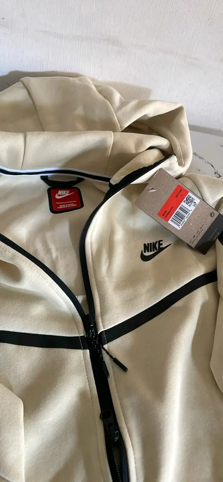Conjunto deportivo Nike beige con capucha - 2