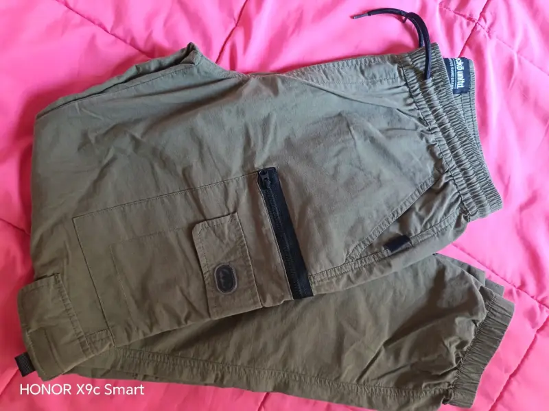 Pantalones cargo color caqui
