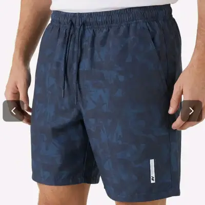 Shorts deportivos azul marino con diseño geométrico - miniatura 3