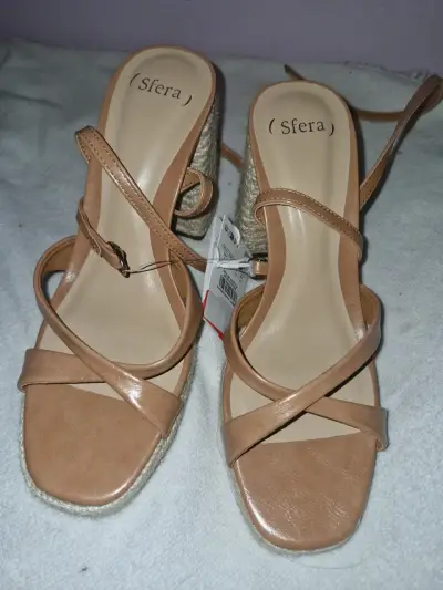 Sandalias de Cuña Sfera Color Beige - miniatura 1