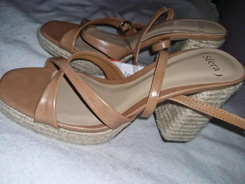 Sandalias de Cuña Sfera Color Beige - 2