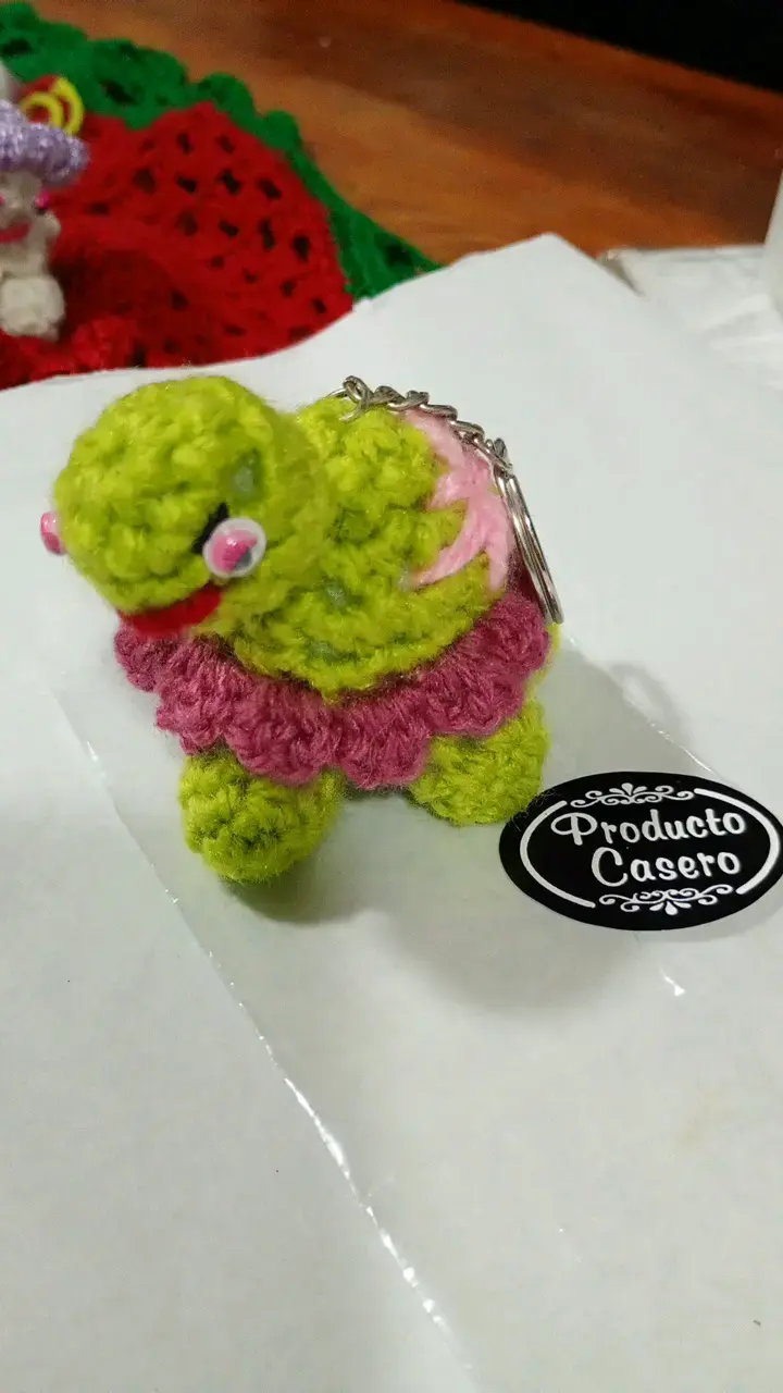 Llavero de tortuga tejido a mano - 2