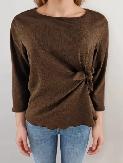 Blusa marrón con detalle de lazo - miniatura 1