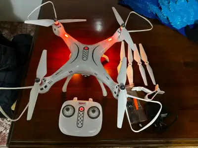 Drone Syma X5C con cámara y control remoto - miniatura 1