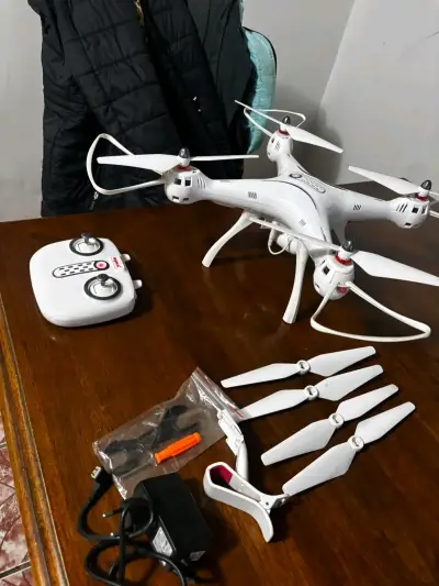 Drone Syma X5C con cámara y control remoto - miniatura 2