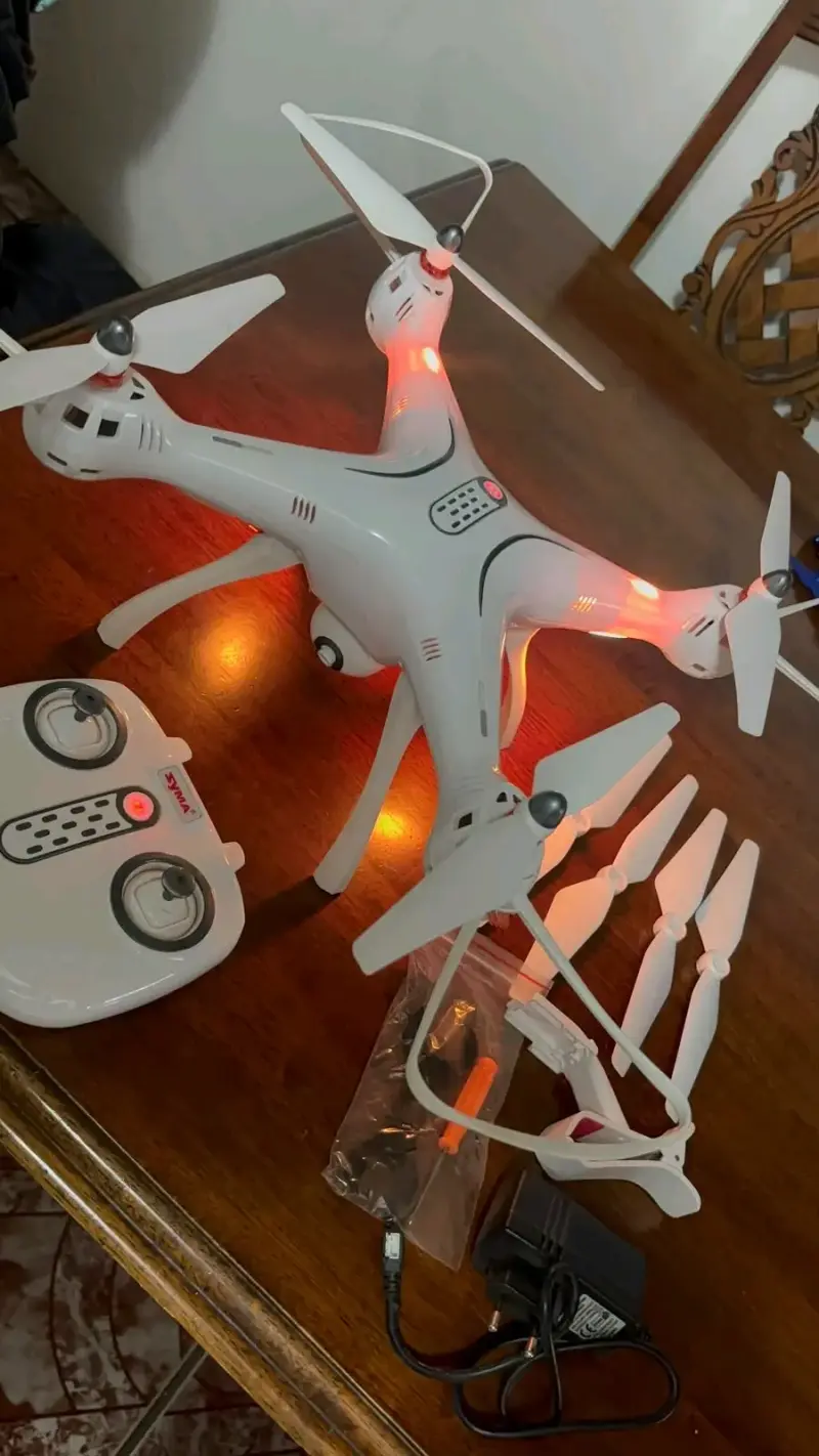 Drone Syma X5C con cámara y control remoto - 3