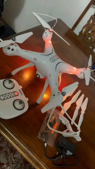 Drone Syma X5C con cámara y control remoto - miniatura 3