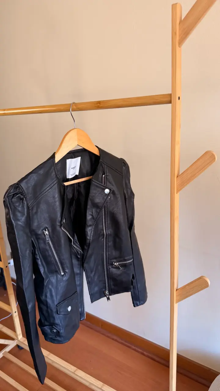 Chaqueta de cuero negra Mango estilo biker - 1