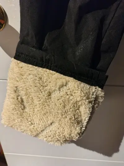 Pantalones deportivos negros con forro polar - miniatura 3