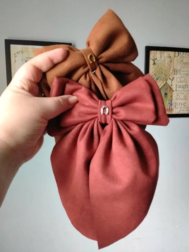 Lazos de tela marrón y rojo para cabello - 1
