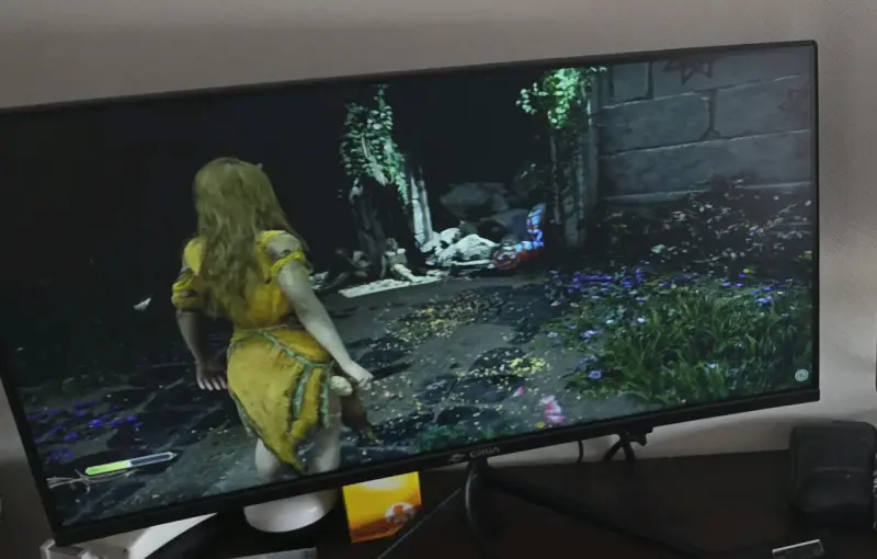 Monitor Gamer Curvo CRUA 24 pulgadas 180Hz - 5