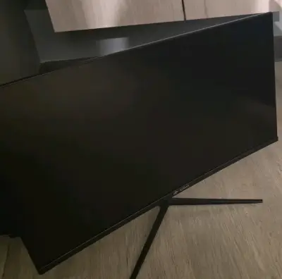 Monitor Gamer Curvo CRUA 24 pulgadas 180Hz - miniatura 6