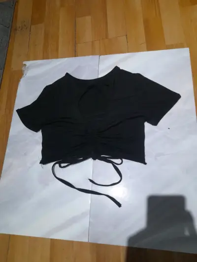Polera shein negra ajustable con lazo - miniatura 2