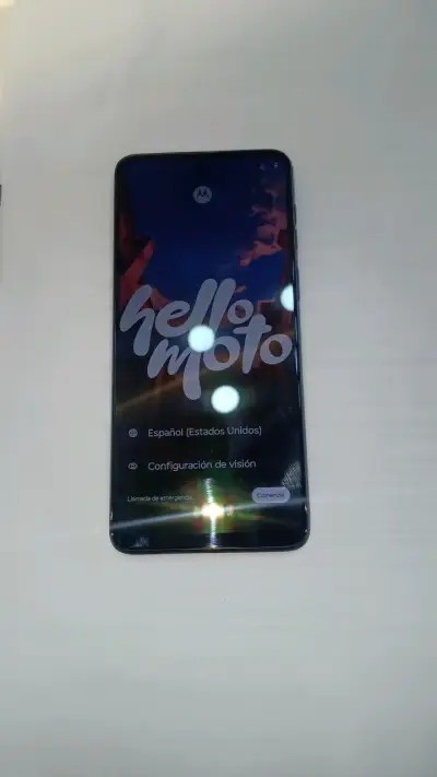 Smartphone Motorola con pantalla grande y cámara dual - miniatura 1