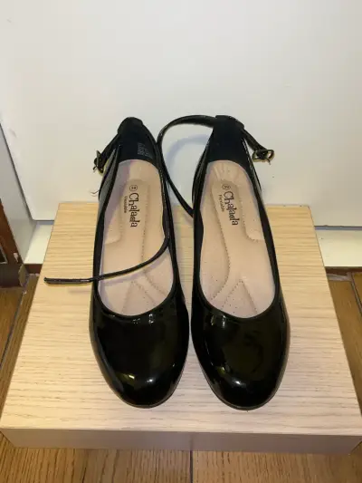 Zapatos de charol negro con taco bajo Chalada - miniatura 1