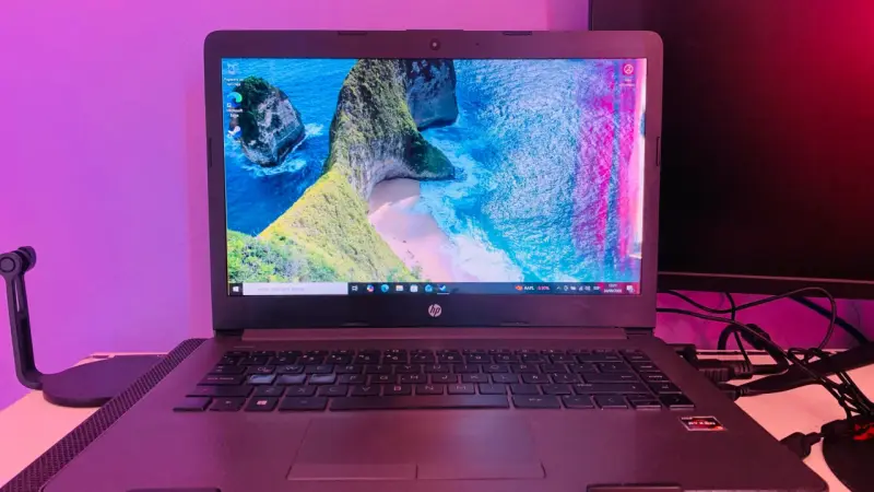 Laptop HP con AMD Ryzen 5 - 1