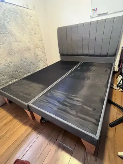 Cama de dos plazas con respaldo - miniatura 1