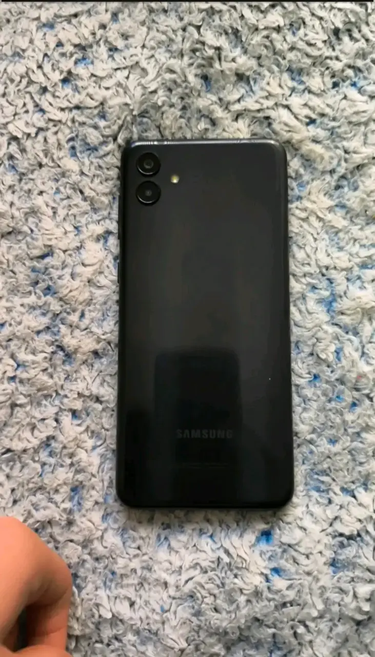 Teléfono Samsung Galaxy A04 en buen estado - 2