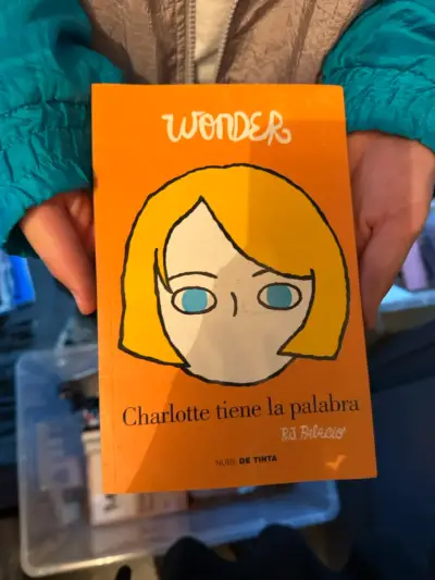 Libro 'Charlotte Tiene La Palabra' de R.J. Palacio - miniatura 1
