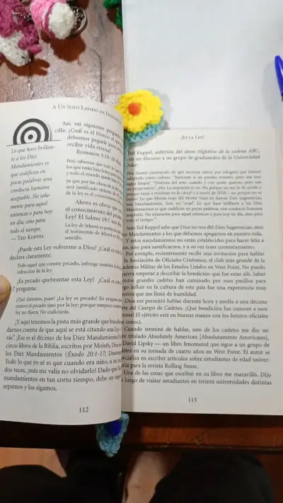 Separadores de libros tejidos a crochet coloridos - miniatura 2