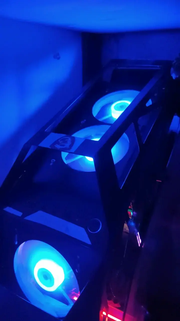 PC Gamer con luz RGB Procesador Intel i9 9900t - 3