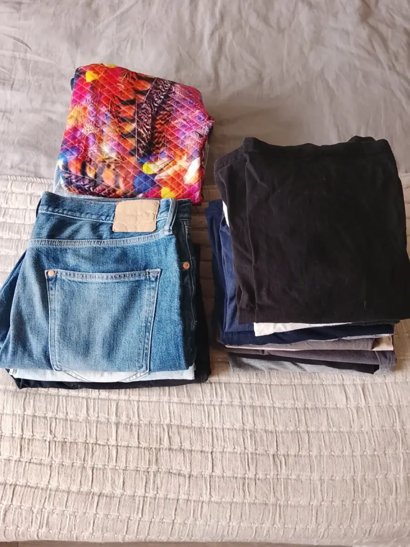 Lote de ropa variada para hombre y mujer - 2