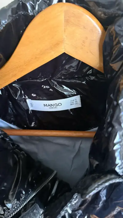 Chaqueta acolchada negra Mango casual - miniatura 3