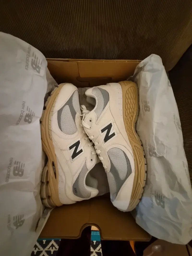 New Balance 2002 R beige talla 12 US - SIN USO - 2
