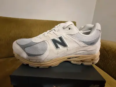 New Balance 2002 R beige talla 12 US - SIN USO - miniatura 4