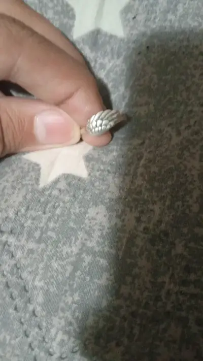 Anillo de plata con diseño elegante - miniatura 2