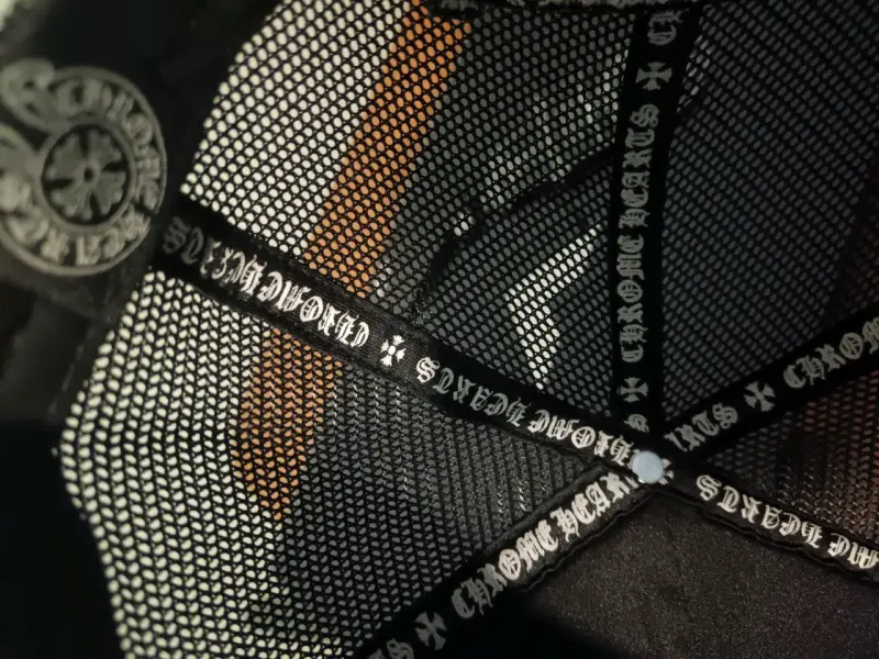 Gorra negra con diseño de labios Chrome Hearts - 4